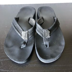 Reef cushion flip flops
